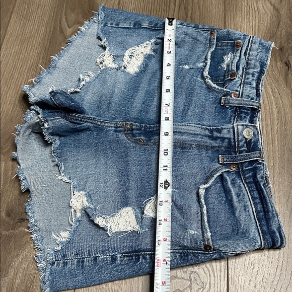Abercrombie & FitchThe Mom High Rise Curve Love Stretch Blue Jean Shorts Size 26 - Picture 7 of 9